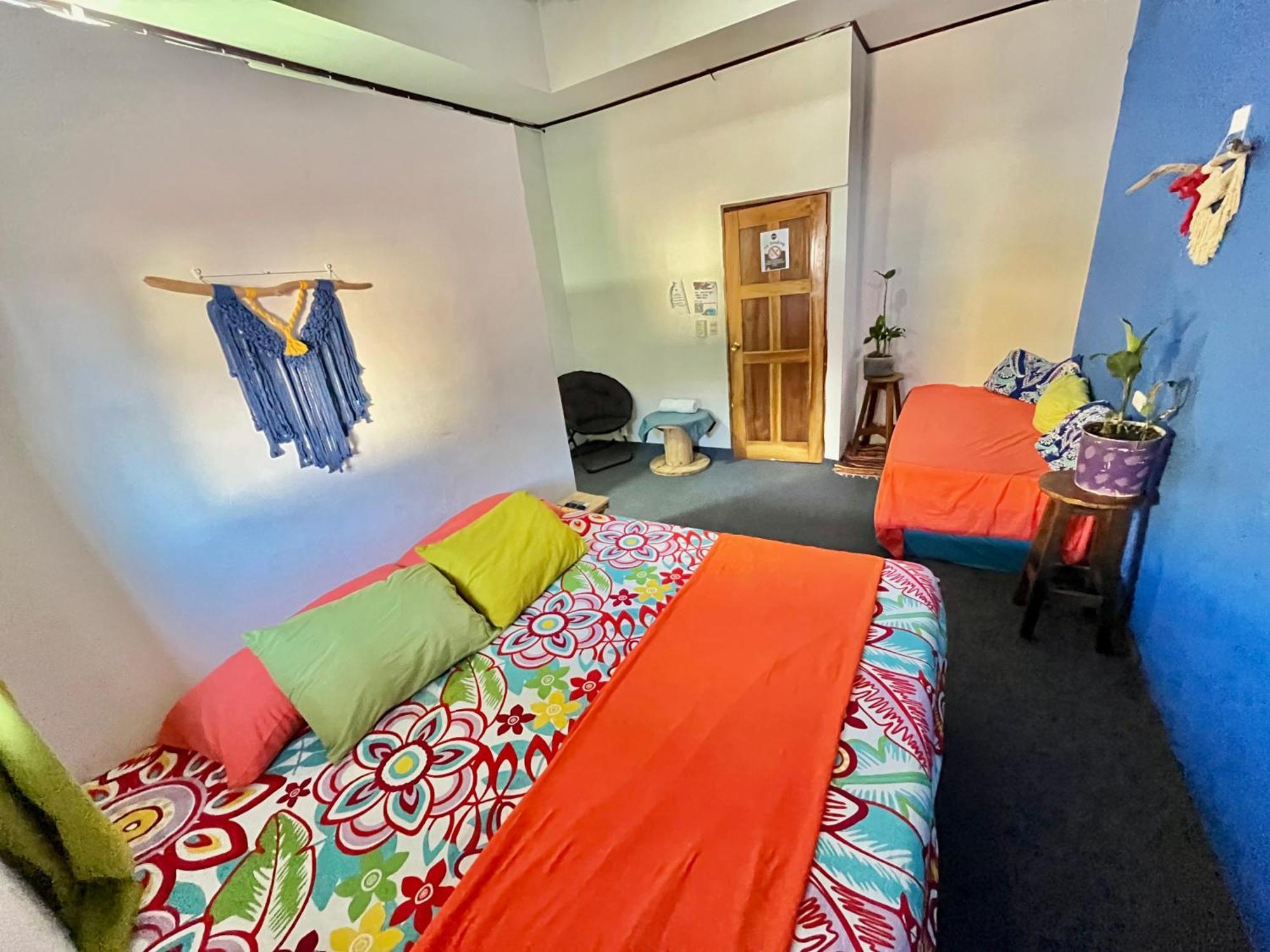 Passifloras Hostel Quepos Zewnętrze zdjęcie