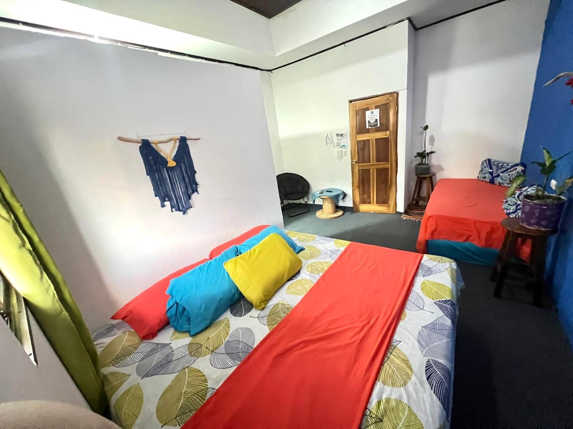 Passifloras Hostel Quepos Zewnętrze zdjęcie