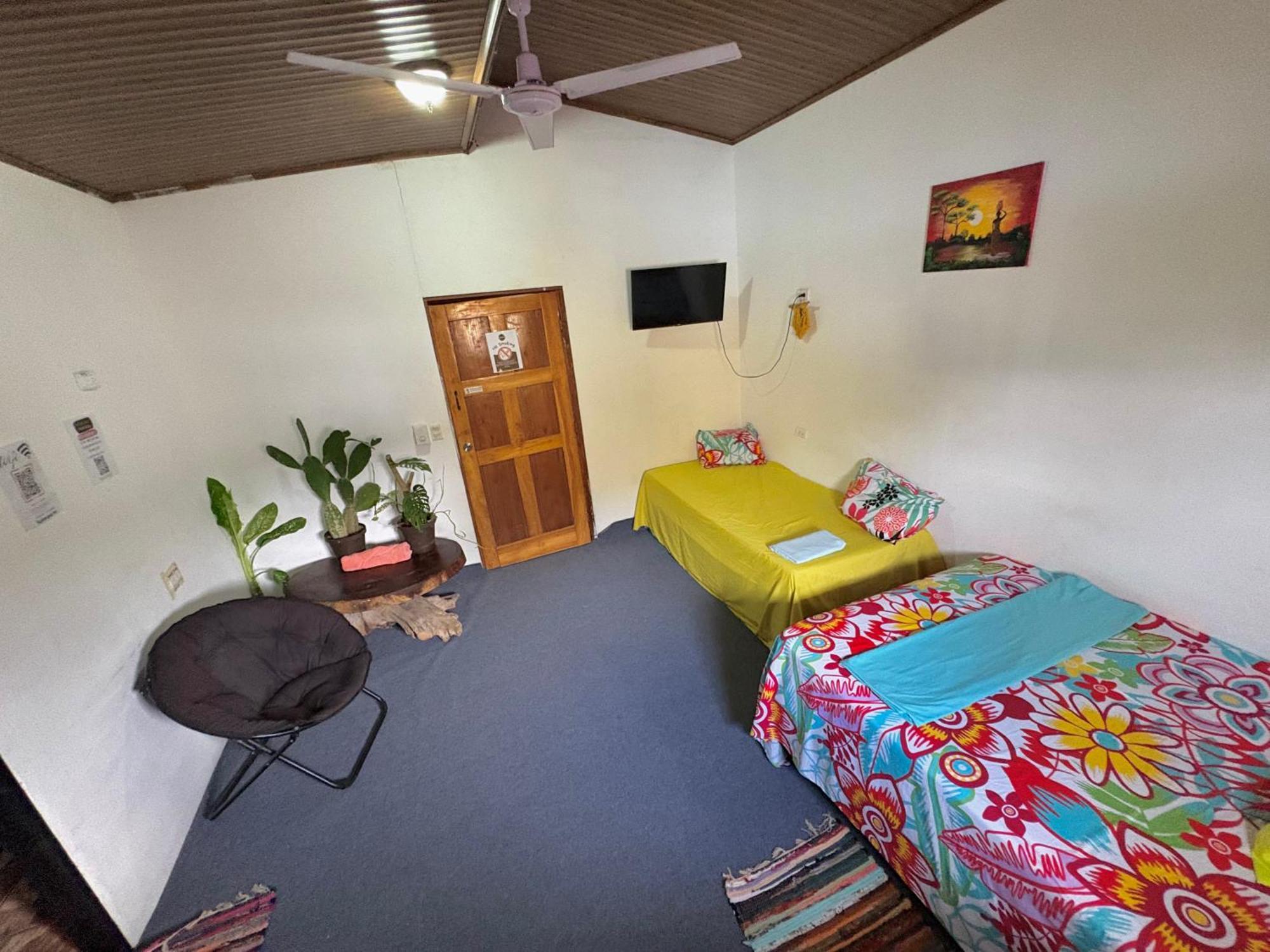 Passifloras Hostel Quepos Zewnętrze zdjęcie