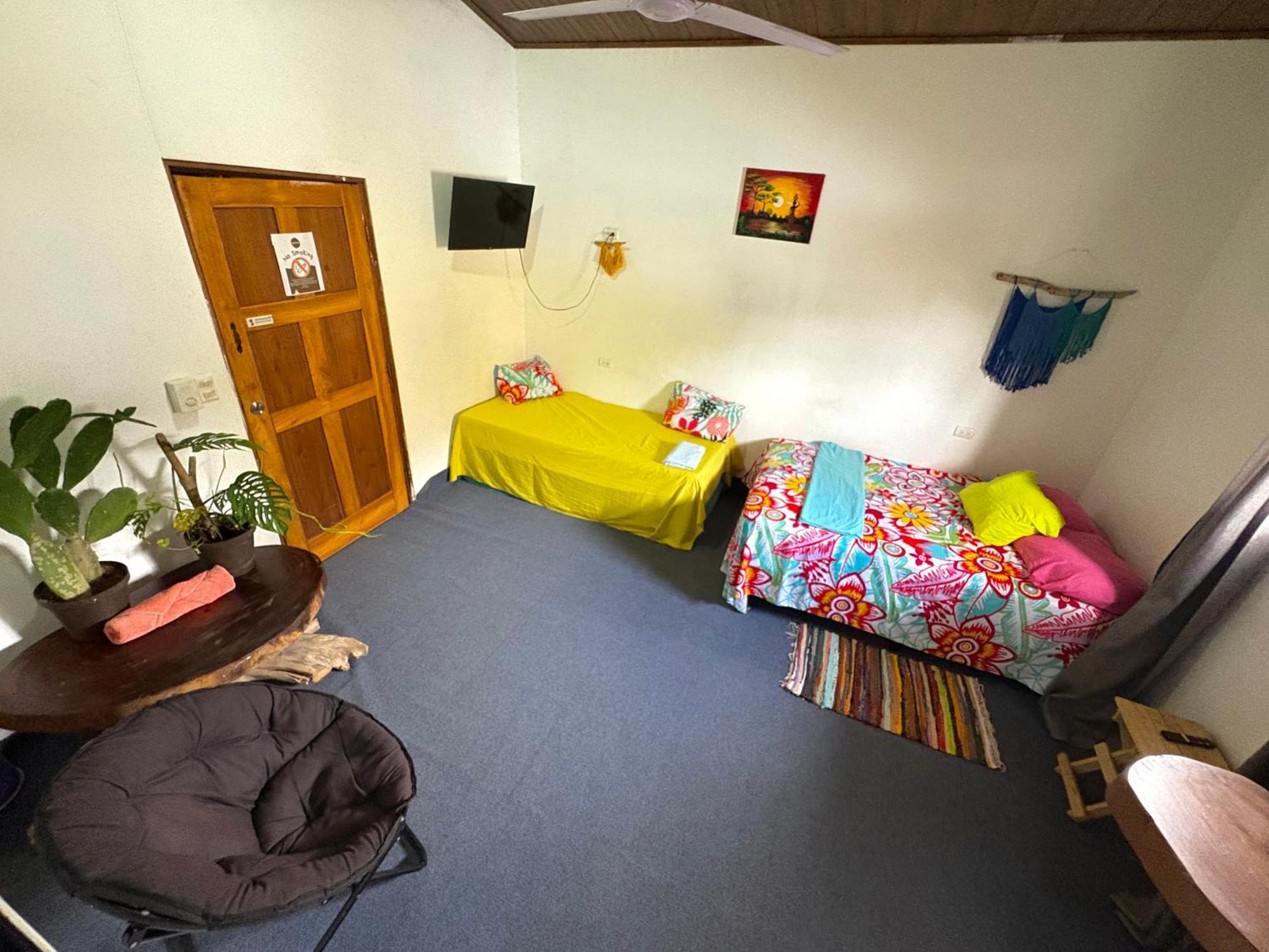 Passifloras Hostel Quepos Zewnętrze zdjęcie