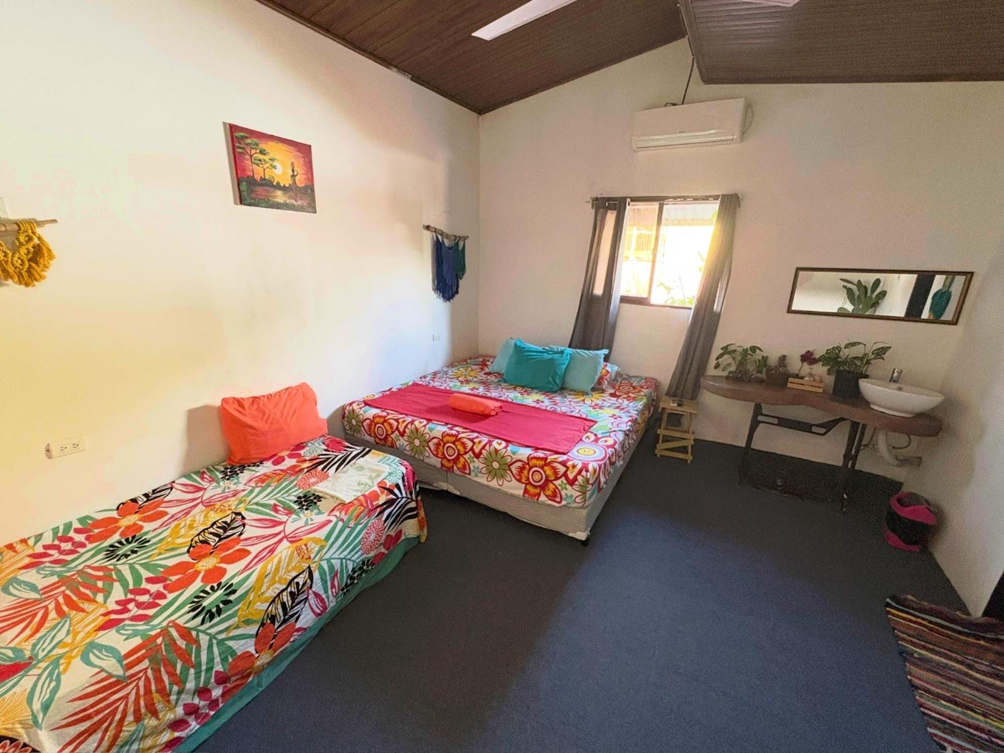Passifloras Hostel Quepos Zewnętrze zdjęcie
