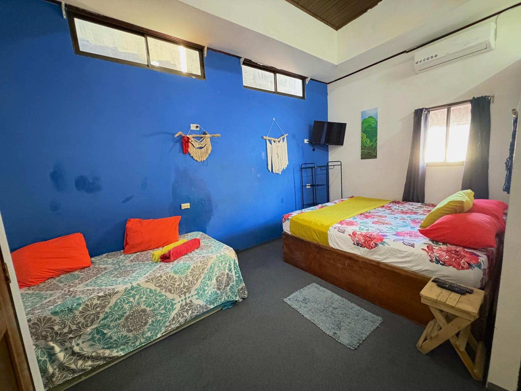Passifloras Hostel Quepos Zewnętrze zdjęcie