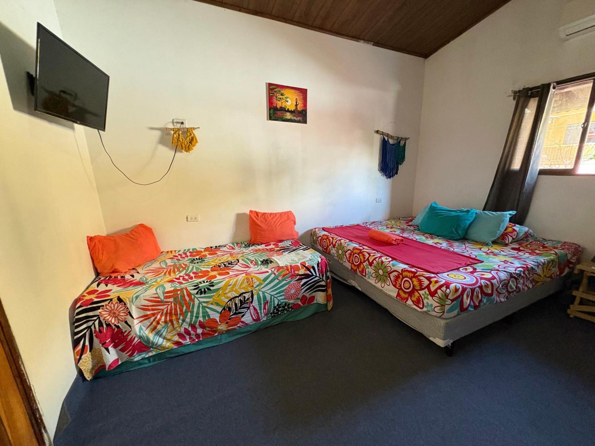 Passifloras Hostel Quepos Zewnętrze zdjęcie